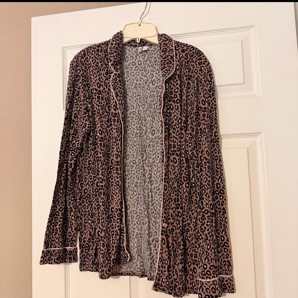 Nordstrom Women’s Pajama Top Cheetah print button up Size Large